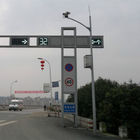 Feu de signalisation galvanisé d'immersion chaude de croisement de route Polonais avec le poteau de signalisation
